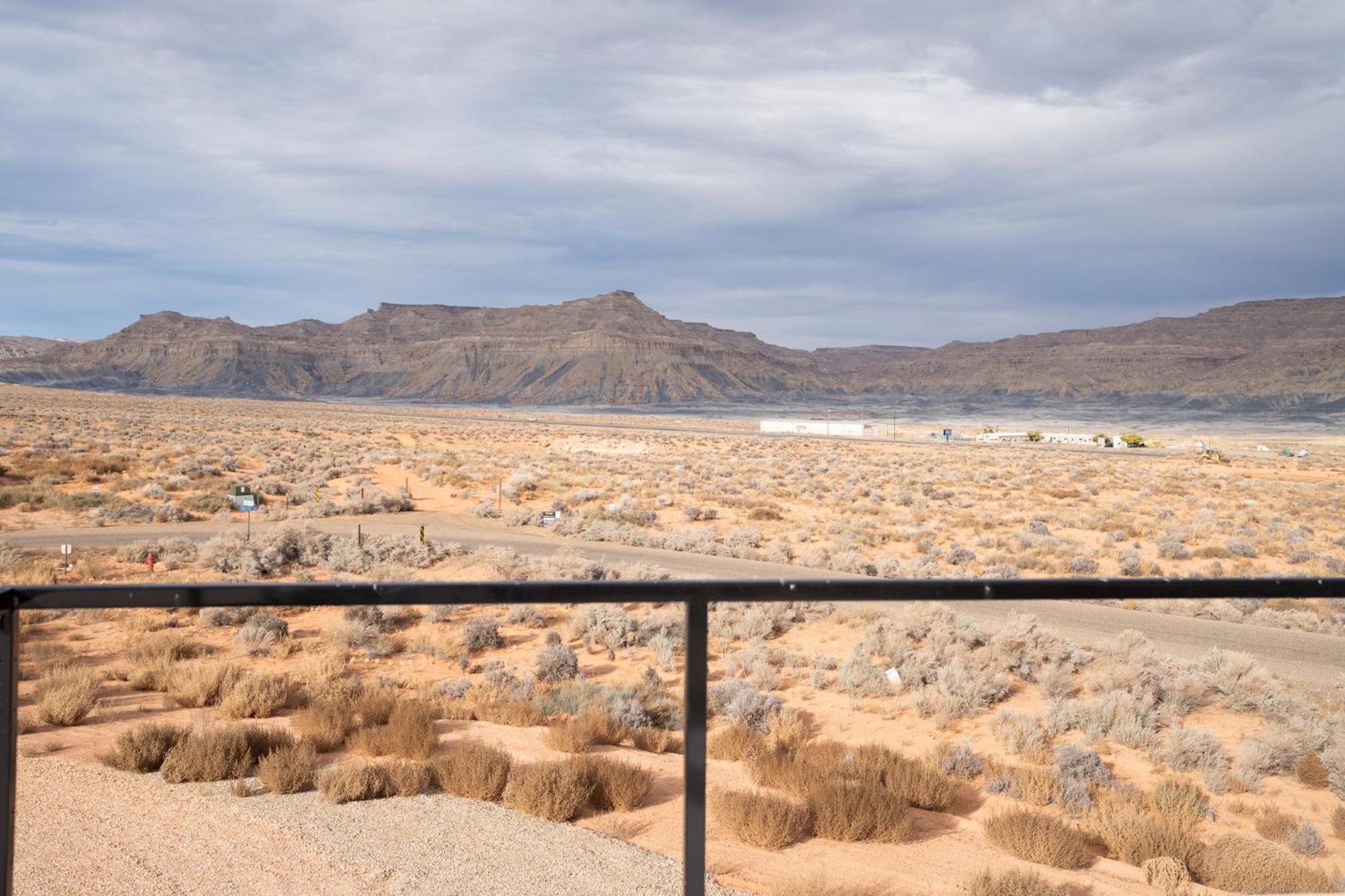 Page Arizona Border Town- Grand Serenity Room With Mesa Views บิ๊ก วอเตอร์ ภายนอก รูปภาพ